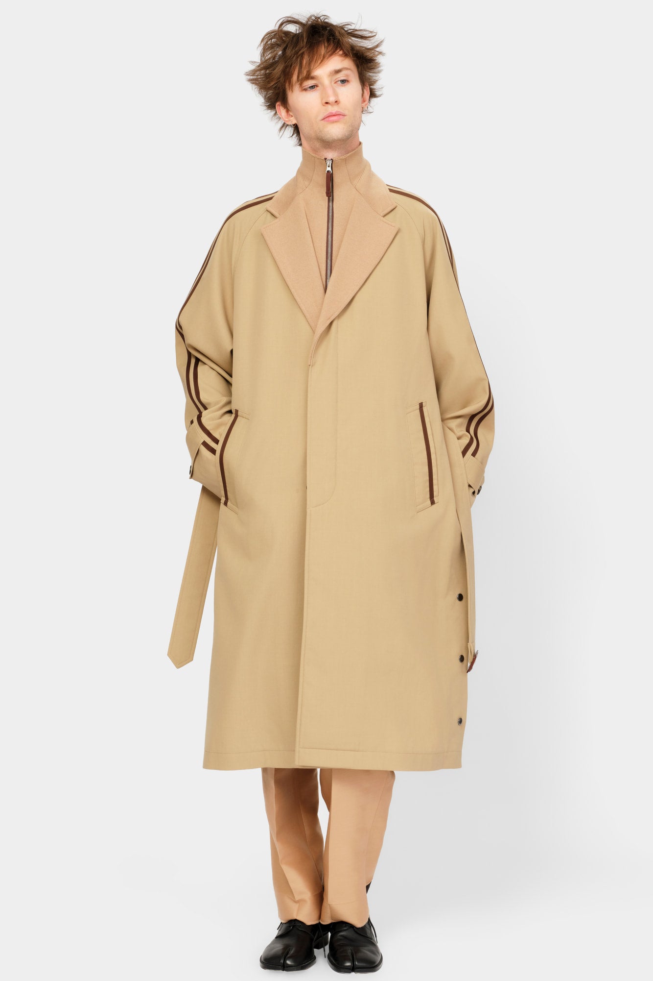 RAGLAN OVERCOAT in wool gabardine with knitted collar