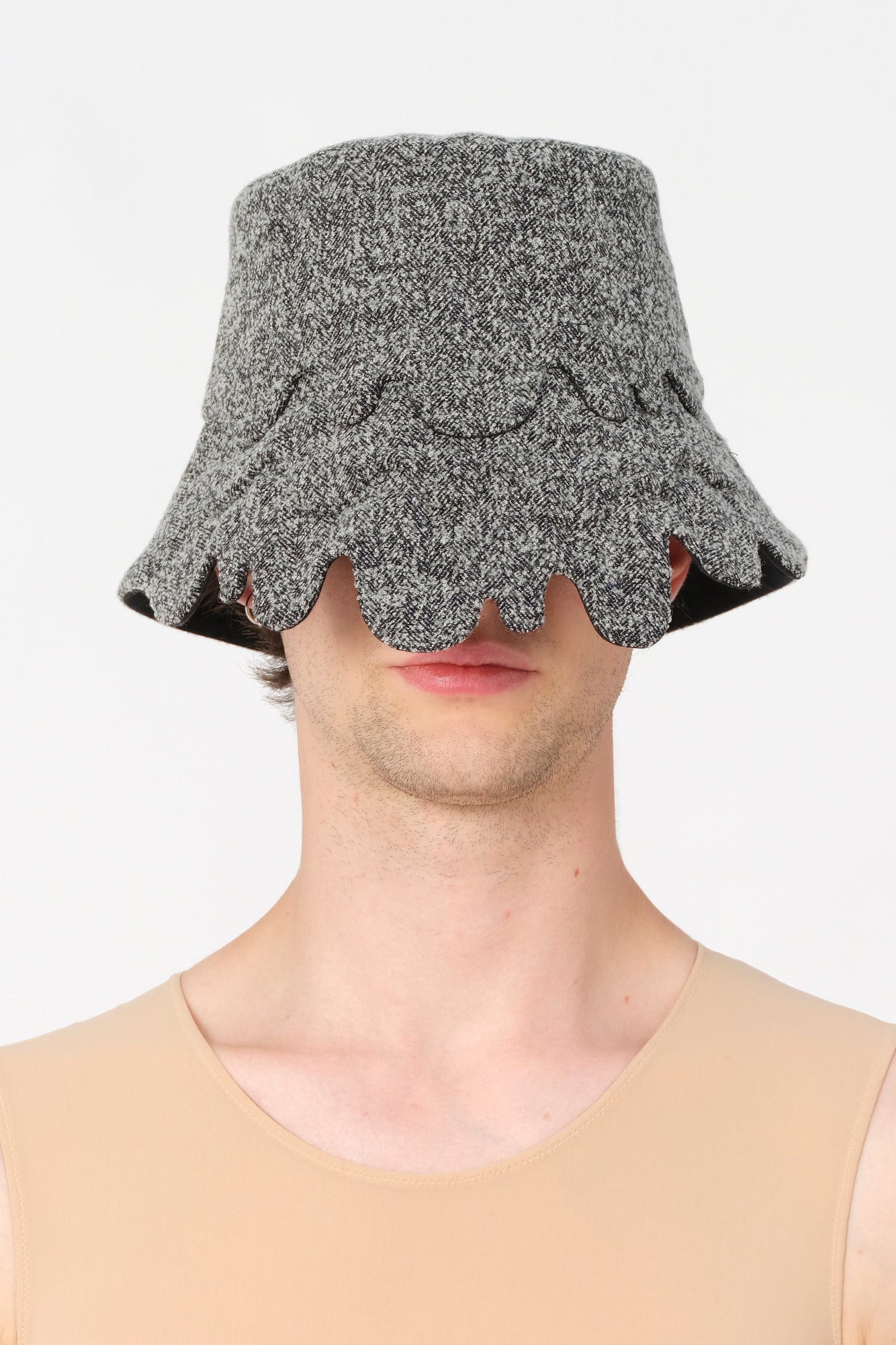 MELTING HAT in grey herrinbone wool