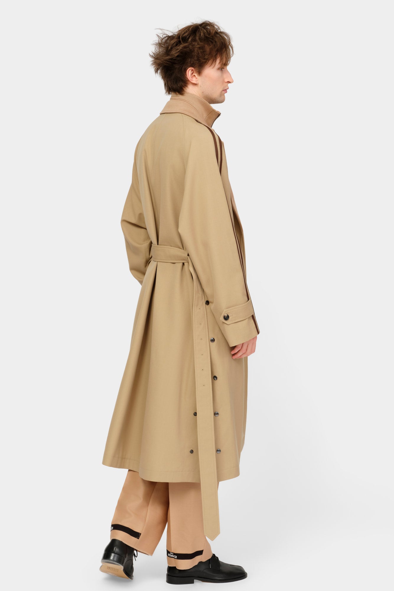 RAGLAN OVERCOAT in wool gabardine with knitted collar