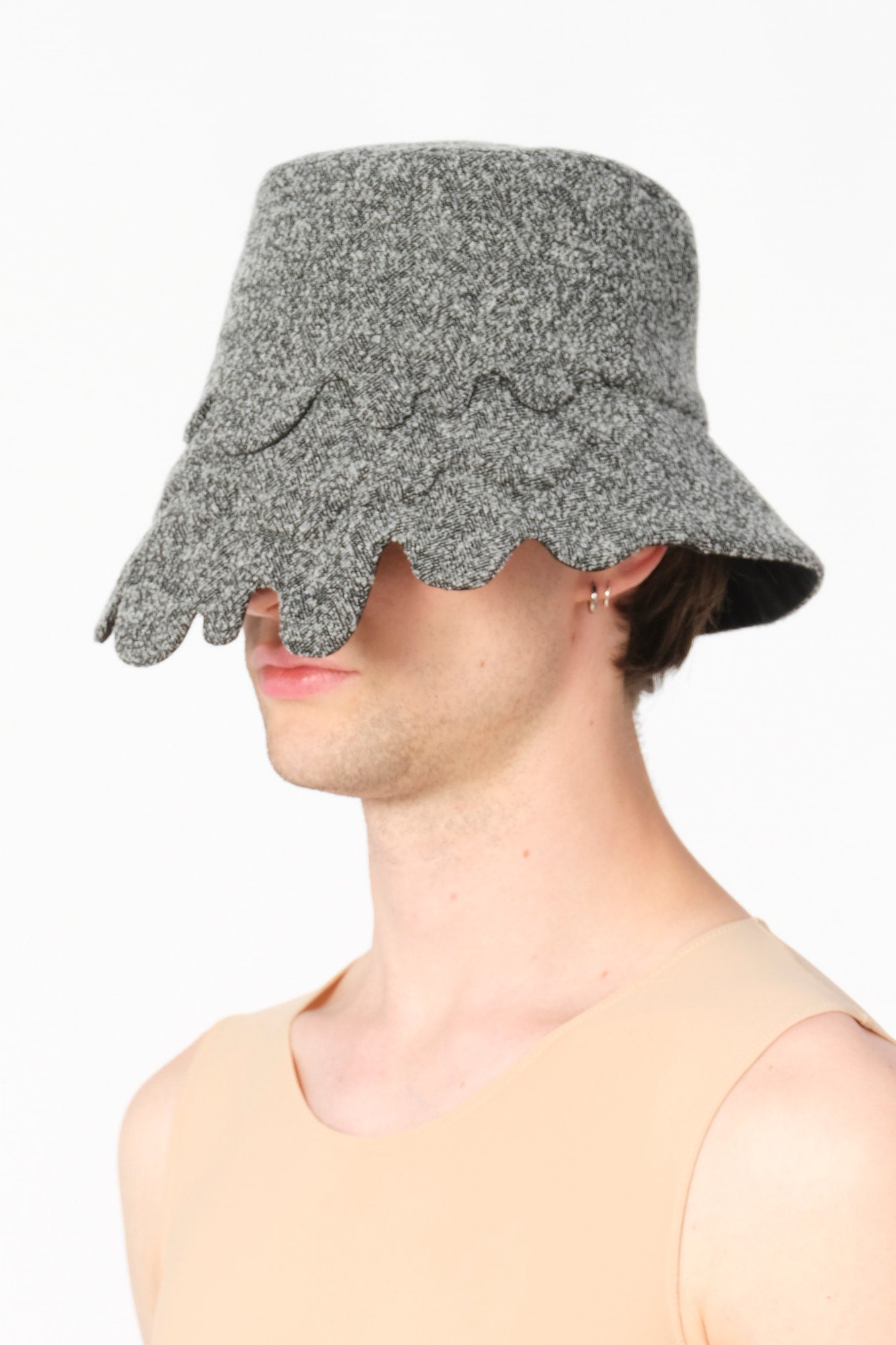 MELTING HAT in grey herrinbone wool