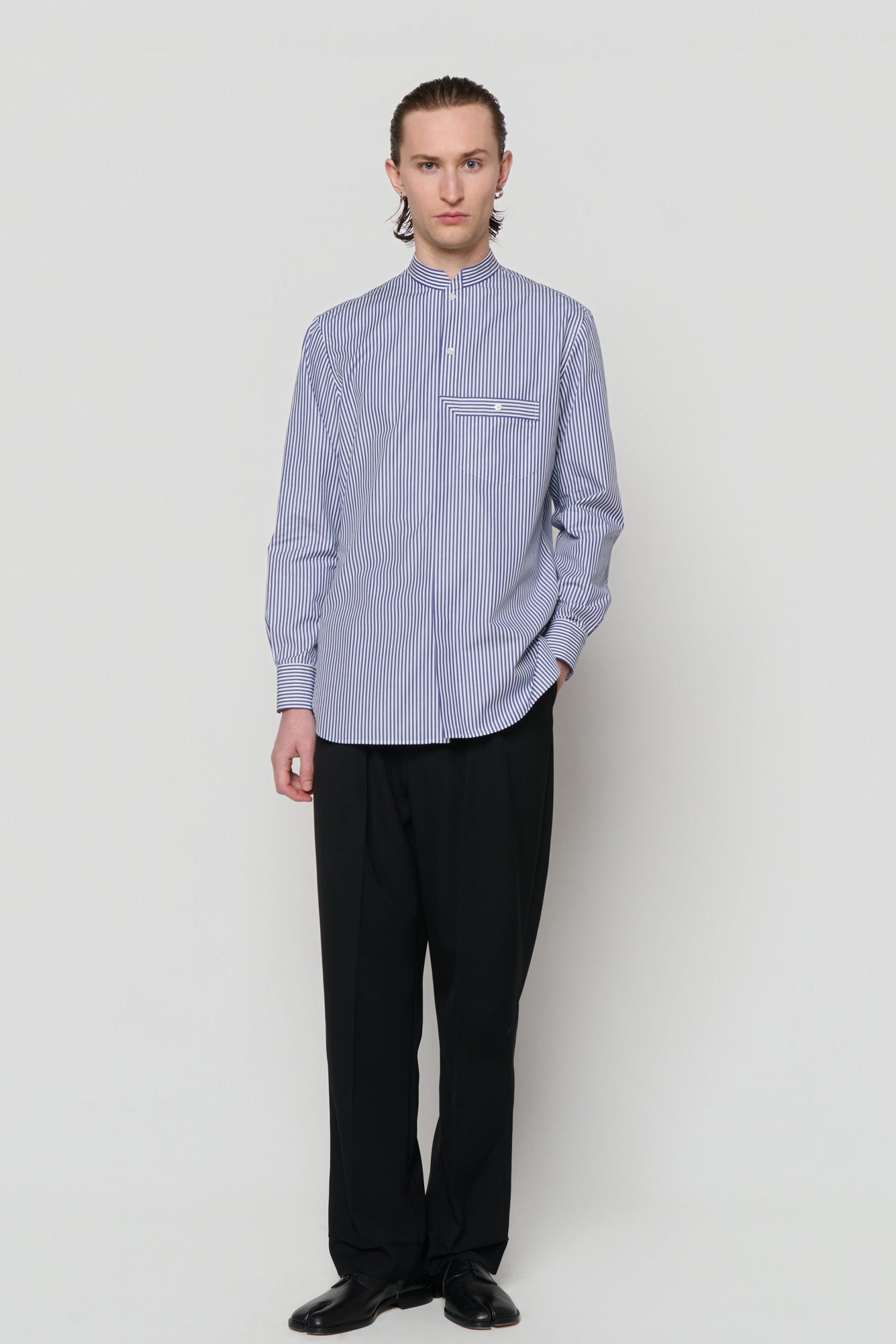 STAND COLLAR SHIRT in blue / white cotton stripe
