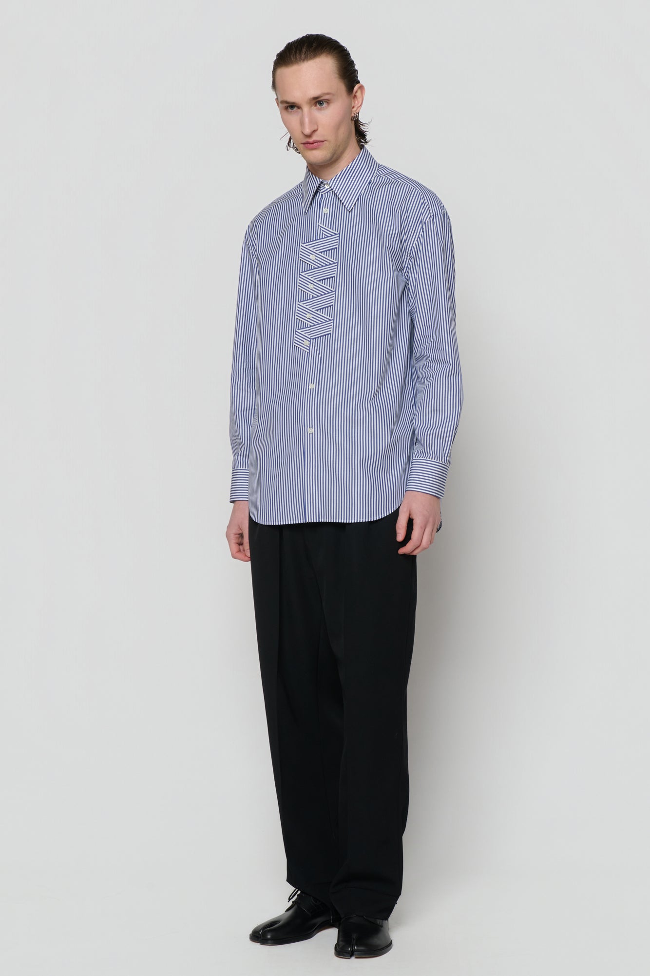 SHIRT WITH ZIG-ZAG PLACKET in blue / white cotton stripe