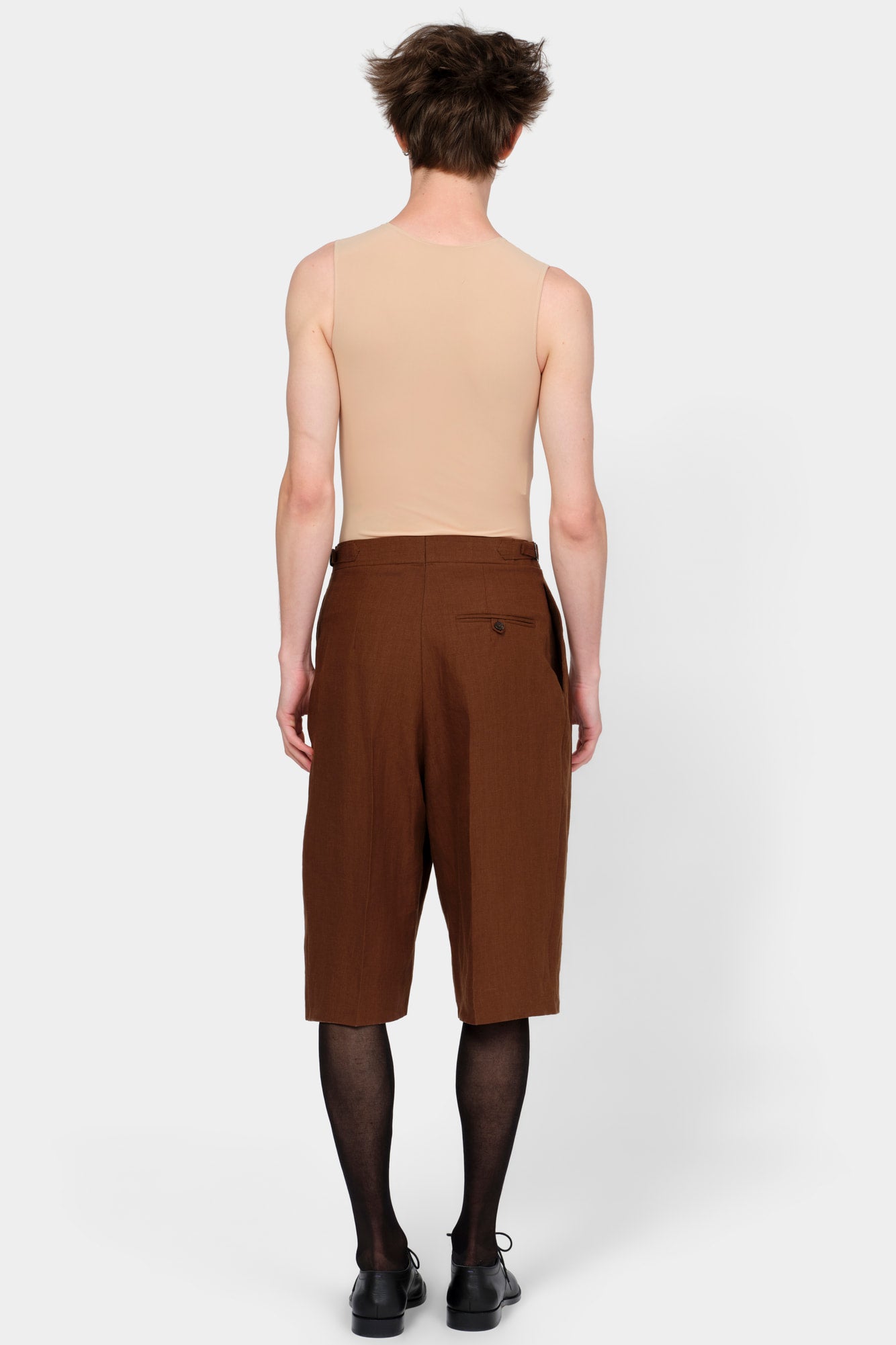 DOUBLE-PLEATED SHORTS in Irish brown linen