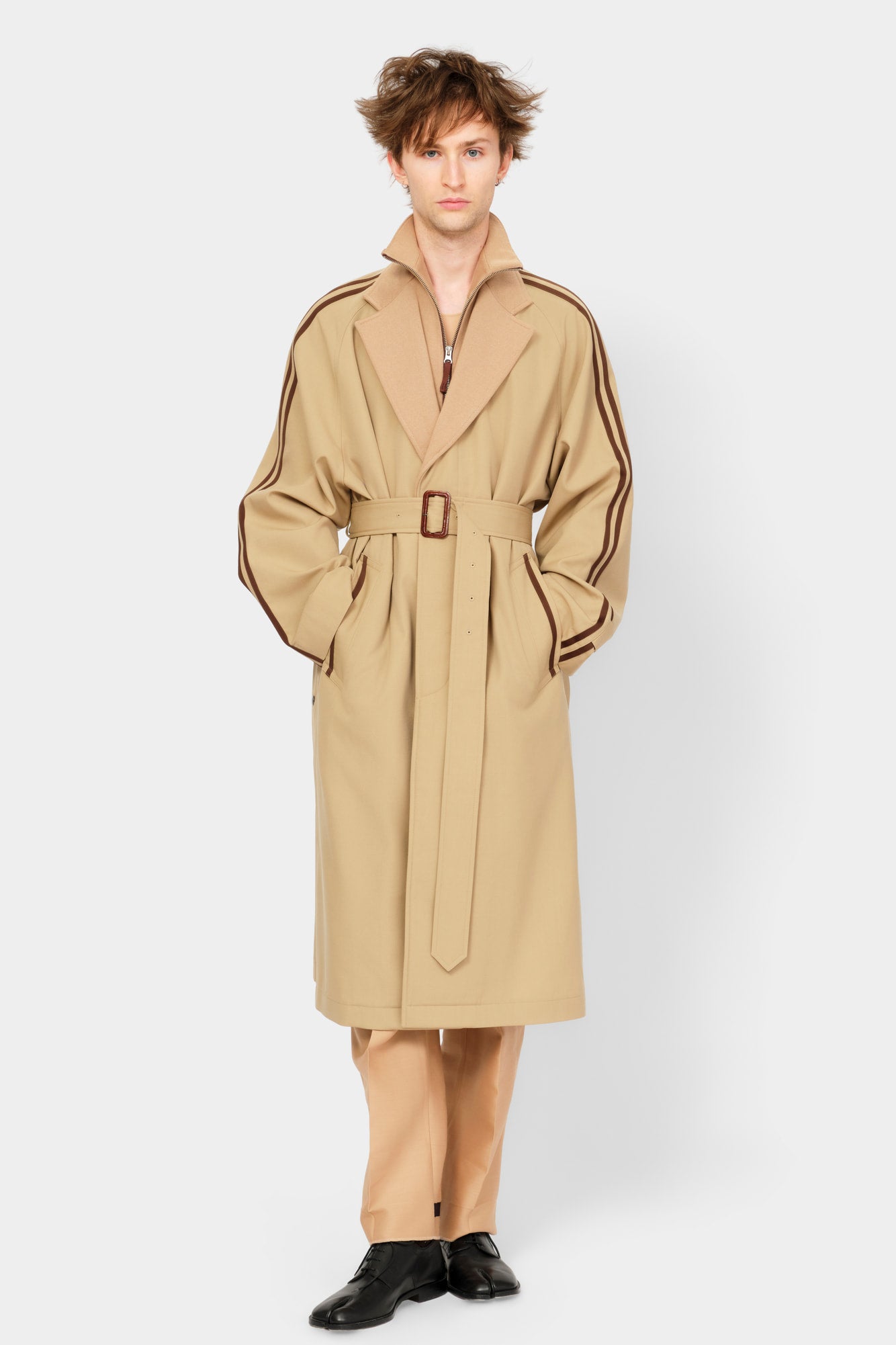 RAGLAN OVERCOAT in wool gabardine with knitted collar