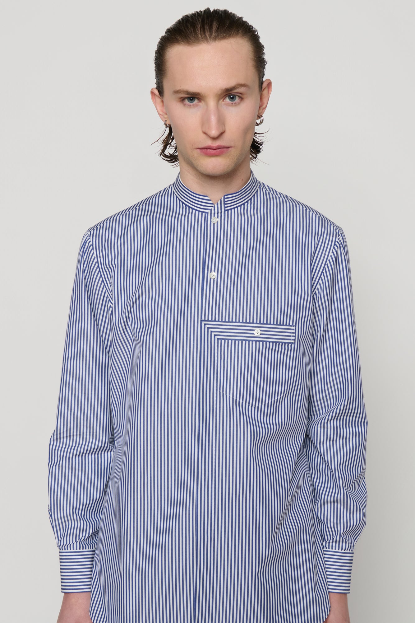 STAND COLLAR SHIRT in blue / white cotton stripe