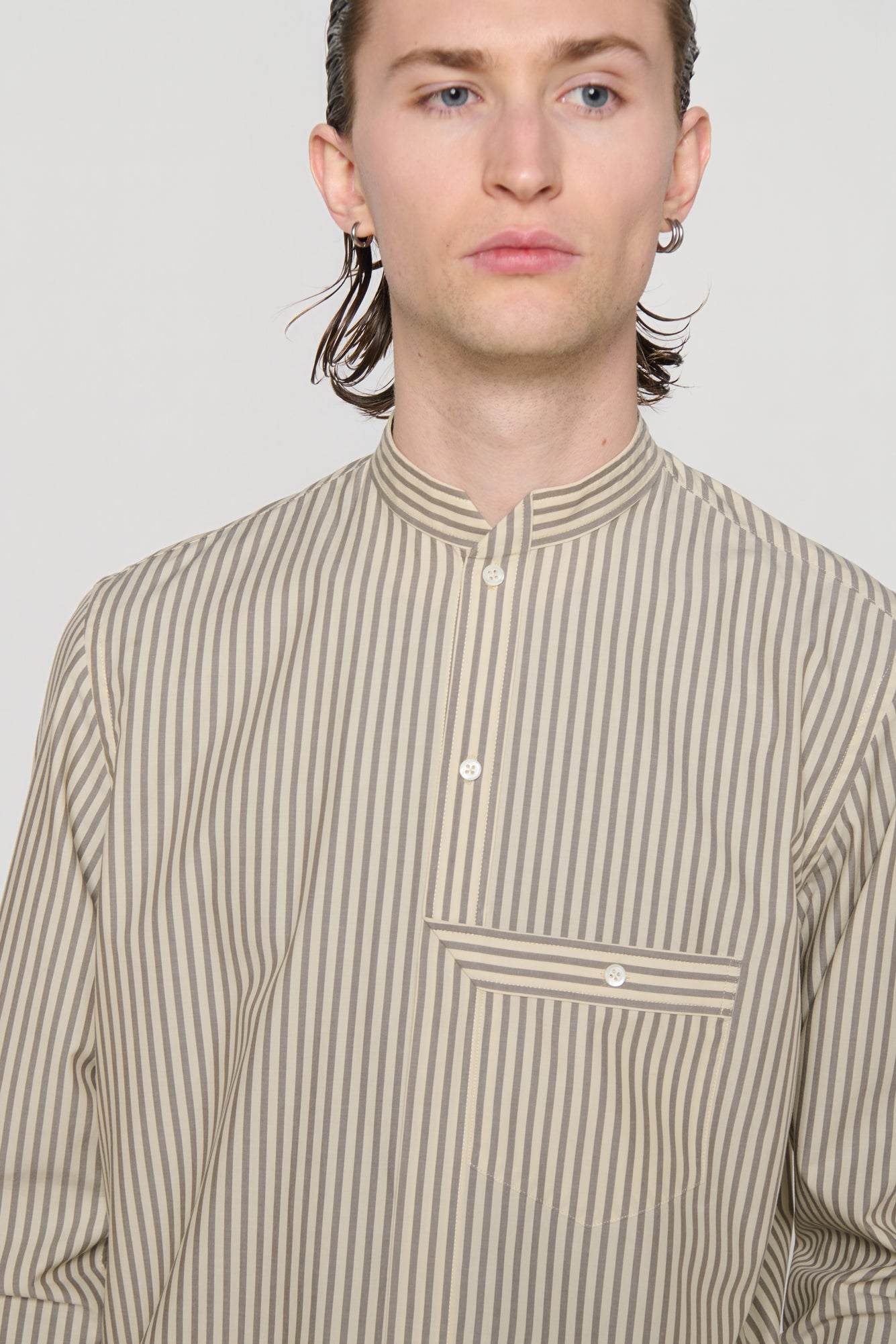 STAND COLLAR SHIRT in beige / grey cotton stripe
