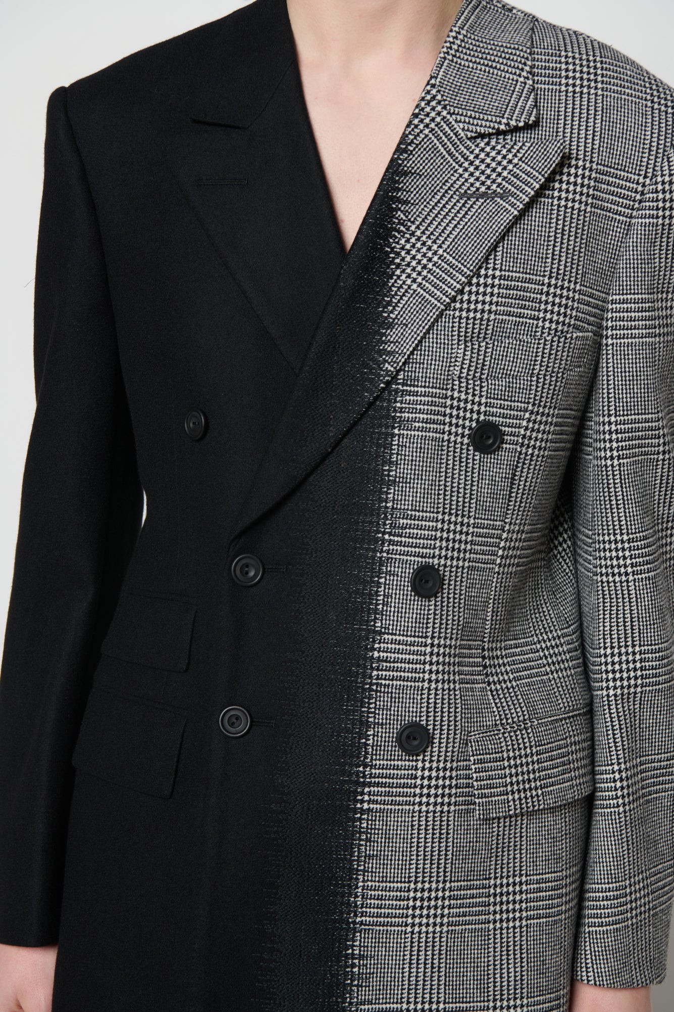 DOUBLE-BREASTED JACKET in black / glencheck