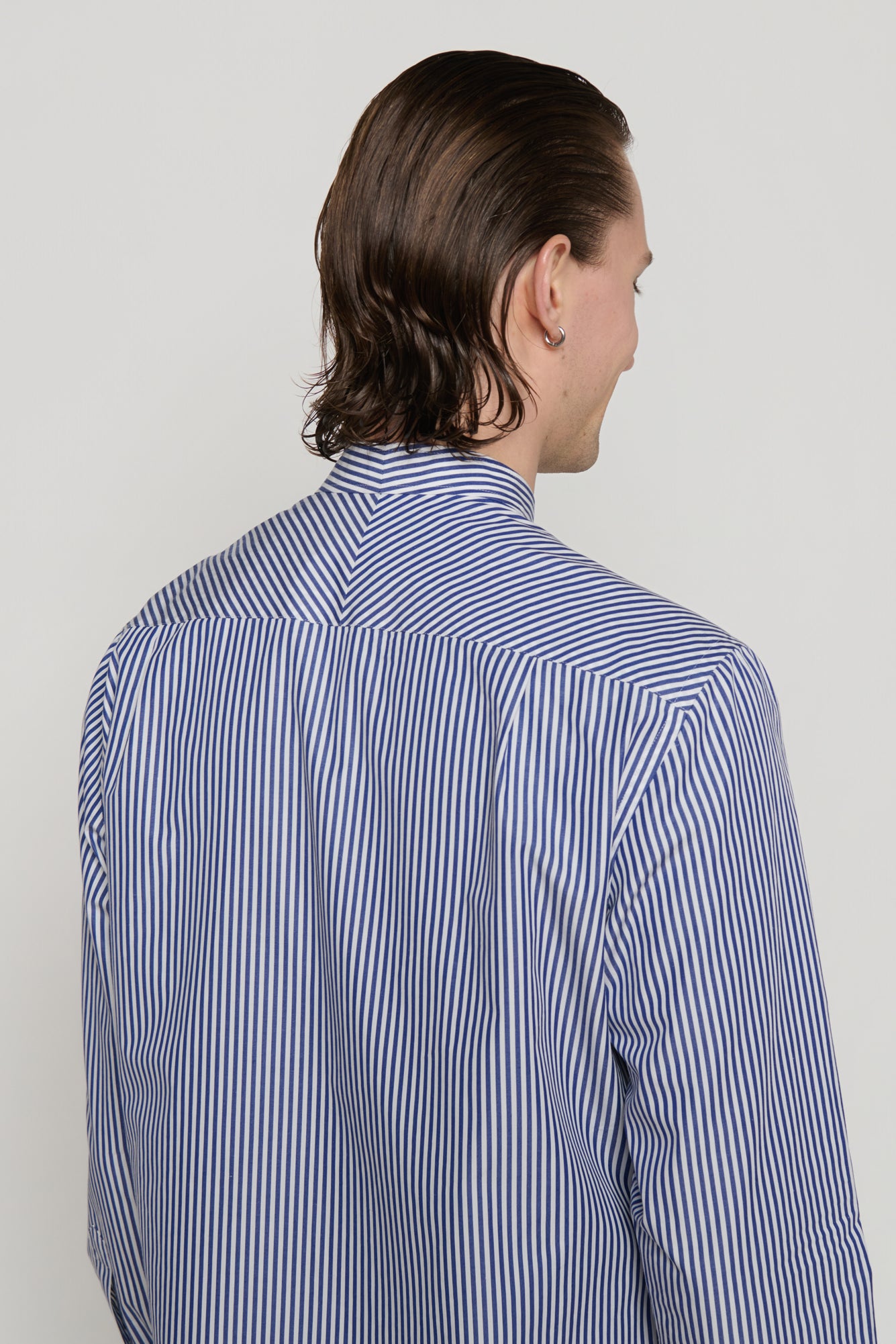 STAND COLLAR SHIRT in blue / white cotton stripe