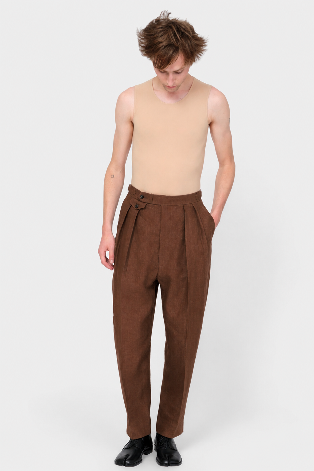 DOUBLE-PLEATED TROUSERS in Irish brown linen