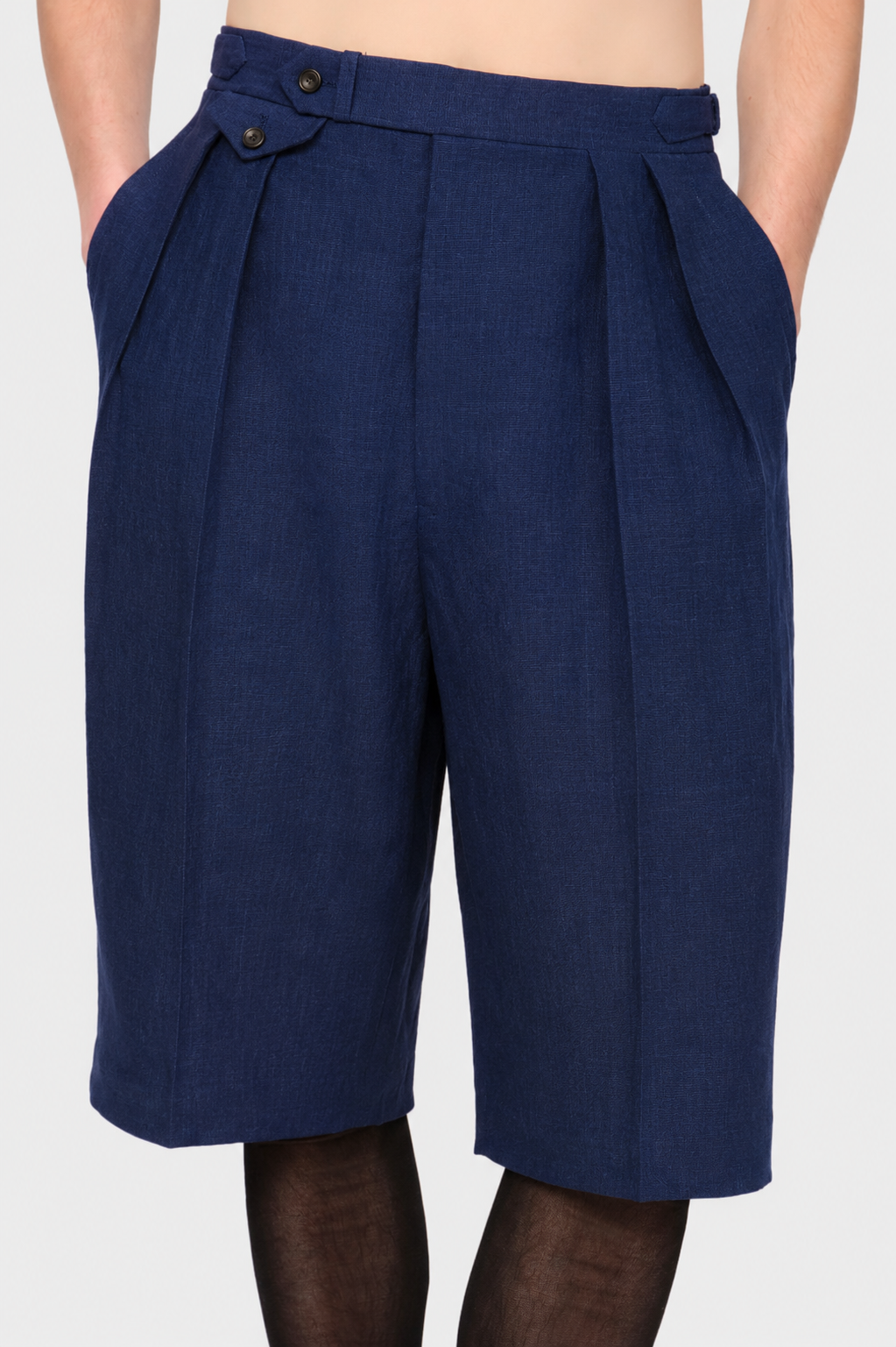 DOUBLE-PLEATED SHORTS in indigo linen